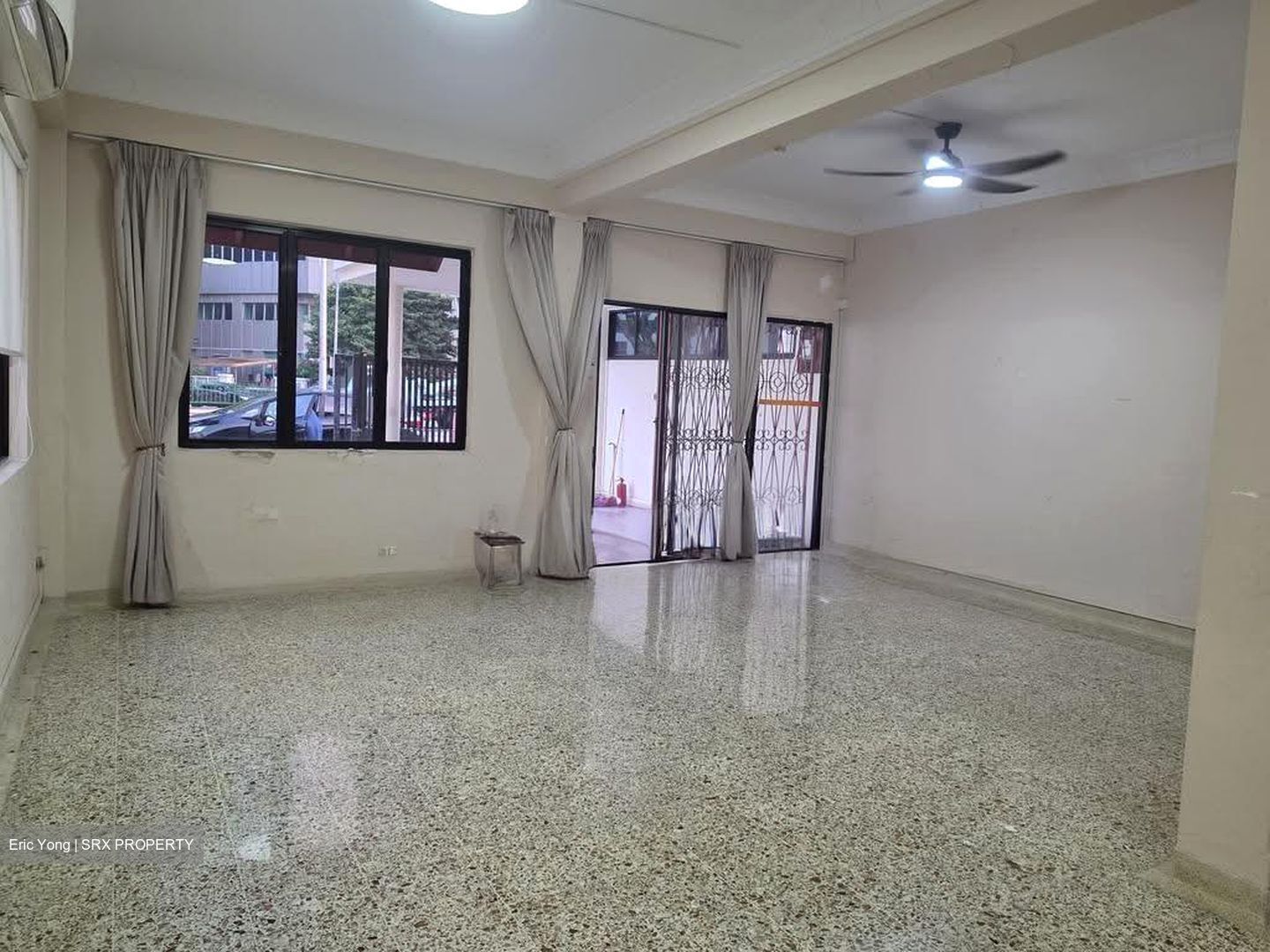 Sennett Estate (D13), Terrace #627120131